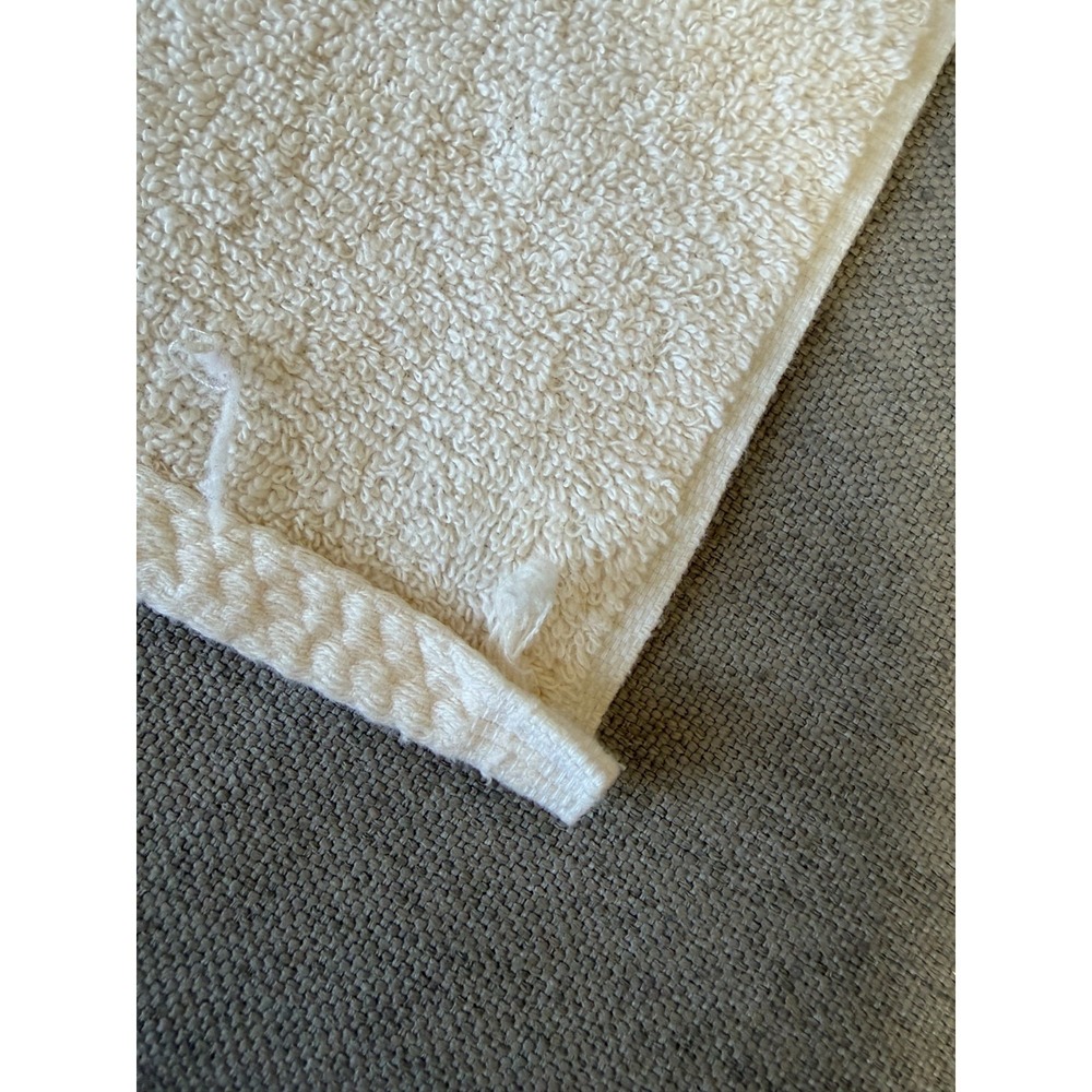 Vintage Swan Appliqué Towels Set 2 Made in USA Romantic Cottage Bath Decor 30x16 - Picture 6 of 9